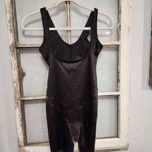 Ruby ribbon shapewear